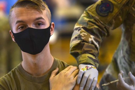 Thousands of service members saying no to COVID-19 vaccine