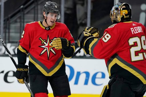 Whitecloud scores late, lifts Vegas to 5-4 win over Ducks