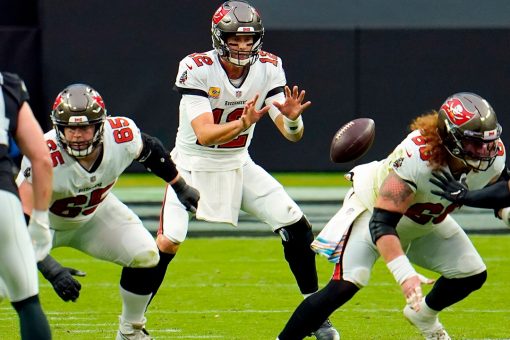 Bucs’ Ryan Jensen wears shirt sporting Tom Brady’s NFL Combine photo