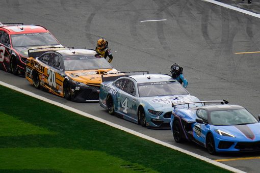 Daytona 500 scheduled to restart at 9 p.m. after 5-hour rain delay