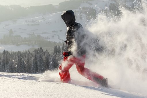 Finnish runners wear only socks in deep snow for alternative fitness trend