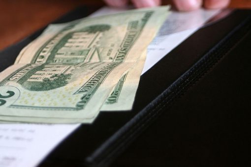 NYC waitress receives $7G tip from comedian: ‘I don’t even know what to say’