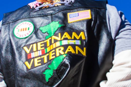 Vietnam vet, 82, fights off armed home intruder who attacked wife: cops