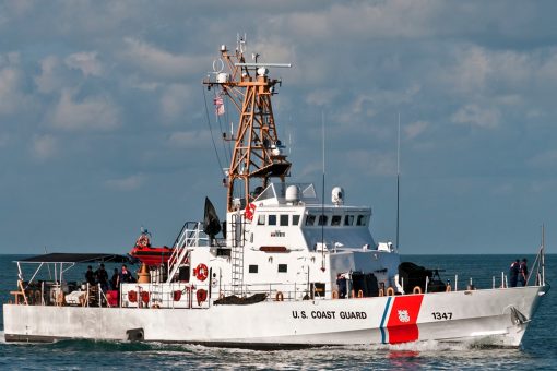 Coast Guard continues search for 6 missing boaters off Florida coast