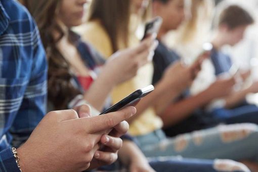 5 simple ways to speed up your smartphone