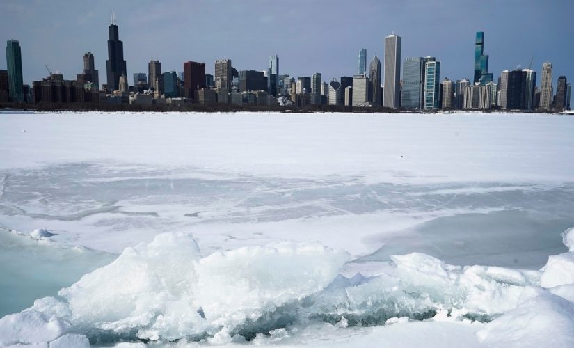 Winter storm forecast: Major Midwest, Northeast cities to get around a foot of snow