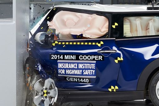 Small cars could be behind higher female crash injury rates, study finds