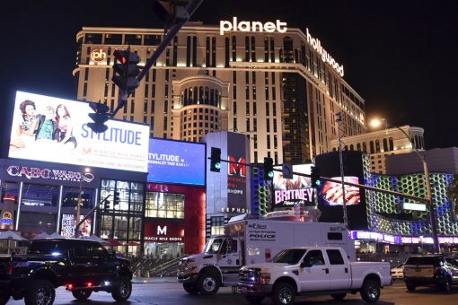 Tourist sues Las Vegas hypnotist, claims he was injured during show at Planet Hollywood Resort