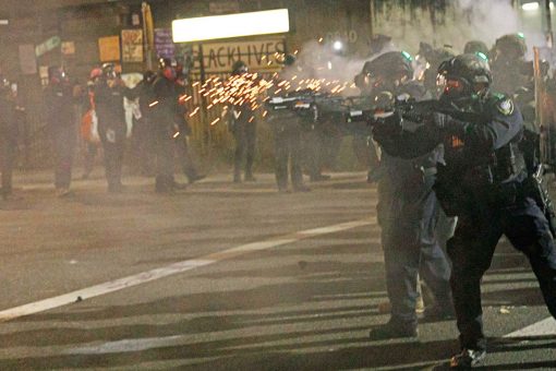 Rioters try breaking down door of Portland Police Association
