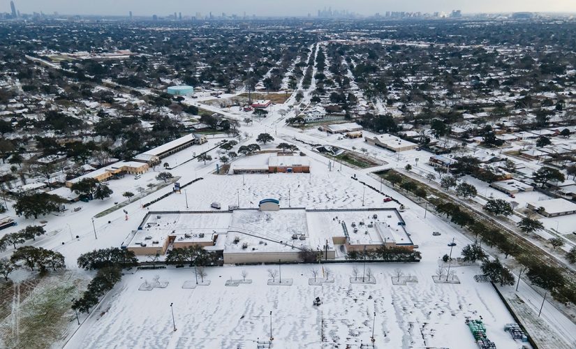 Crippling winter storm hampers COVID-19 vaccinations as FEMA opens new sites