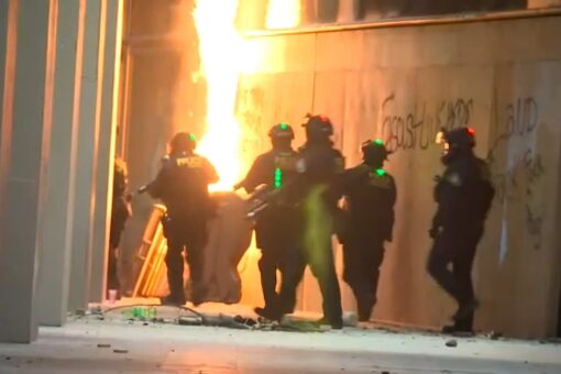 Portland courthouse turns back into fortress after violent Antifa riots spike again
