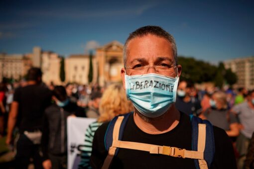 Italy headed back to lockdown amid COVID spike