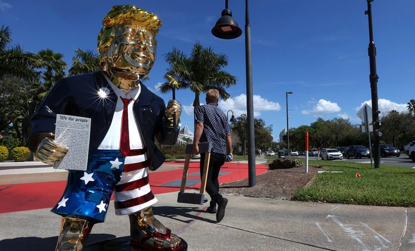 Liberal Twitter users apparently fooled by fake image of evangelicals praying over golden Trump statue