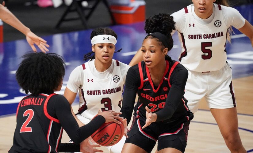 No. 7 Gamecocks win SEC Tourney 67-62 over No. 16 Georgia