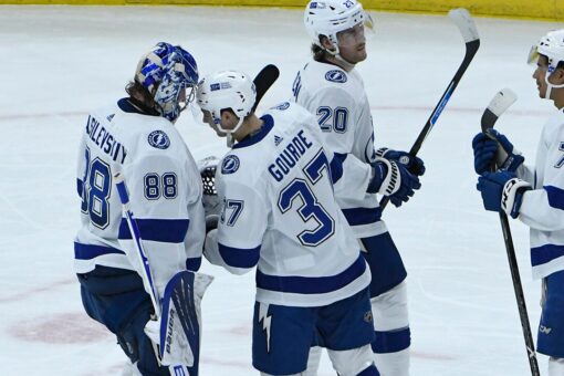 Gourde helps Lightning rally for 6-3 victory over Blackhawks