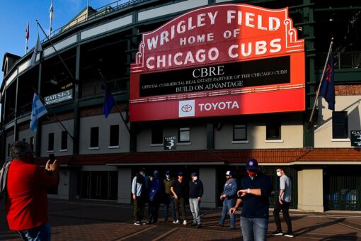 Cubs, Sox to let some fans into stands as COVID numbers fall