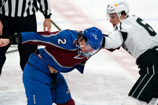 Grubauer notches 4th shutout, Avalanche beat Kings 2-0
