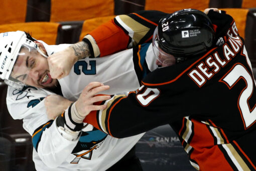 Dubnyk makes 34 saves in Sharks’ 6-0 win over Ducks
