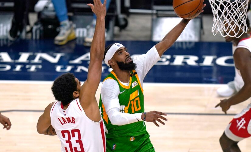 Jazz return from break, hand Rockets 15th straight loss