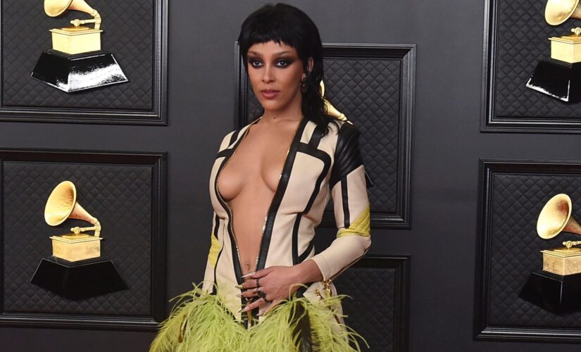 Doja Cat’s Grammys look draws attention on social media