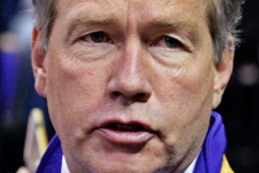 Oregon State president out for handling of cases at LSU