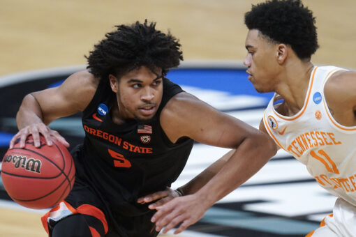 Oregon State takes down Tennessee 70-56 as No. 12 seed