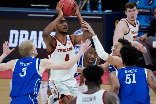 Evan Mobley has 17 points to lift Southern Cal past Drake