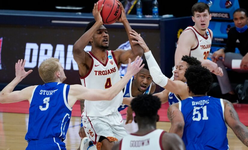 Evan Mobley has 17 points to lift Southern Cal past Drake