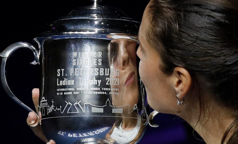 Gasparyan retires in final, Kasatkina wins in St. Petersburg