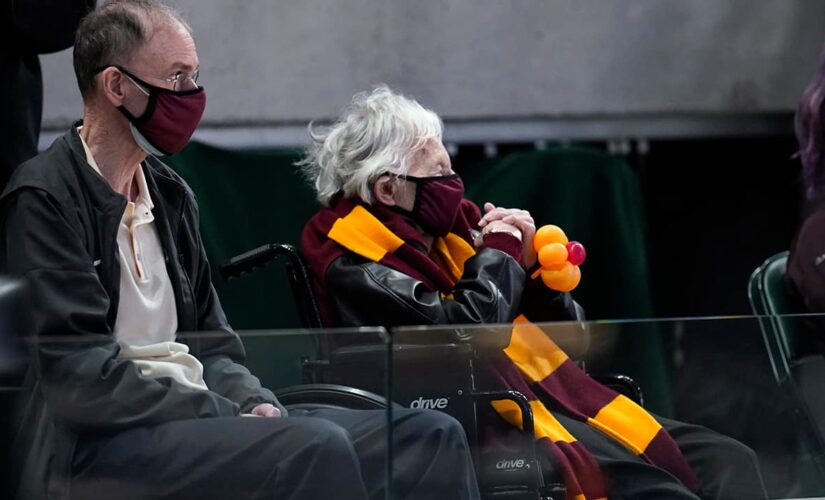 Sister Jean looks ahead to Final Four as Loyola heads into Sweet 16 matchup with Oregon State