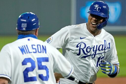 Royals give Pérez 4-year, $82M deal; richest in team history