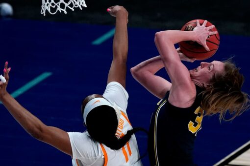 Michigan women reach Sweet 16 for first time, beat Tennessee