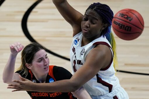 Top seed South Carolina dismantles Oregon State in NCAAs