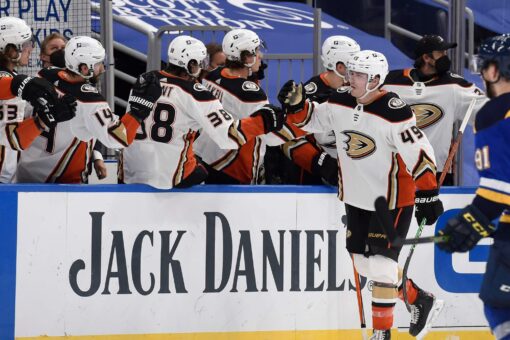 Steel, Jones lead Ducks to 4-1 win over Blues