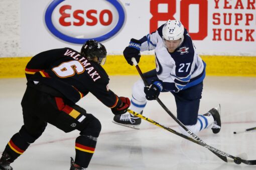 Stastny has goal, assist to help Jets hold off Flames, 3-2