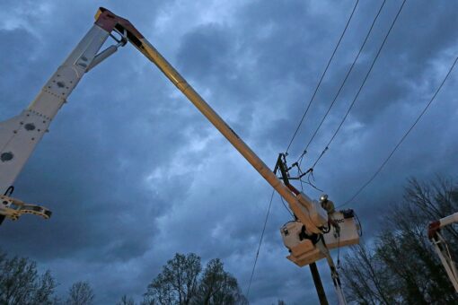 Severe weather shifts into Southeast, bringing tornadoes, dangerous storms