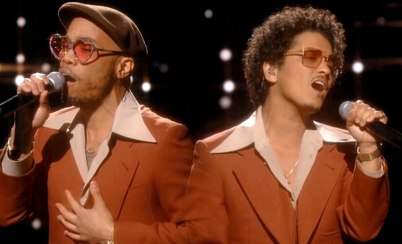 2021 Grammys: Bruno Mars, Anderson .Paak perform latest song ‘Leave The Door Open’