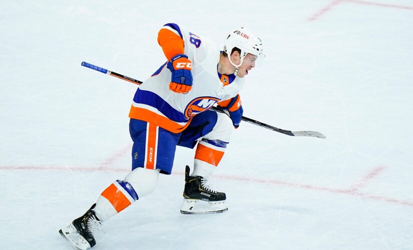 Beauvillier scores in OT, gives Isles 2-1 win over Flyers