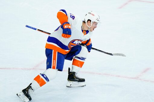Beauvillier scores in OT, gives Isles 2-1 win over Flyers