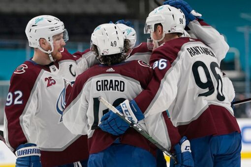 Rantanen scores twice as Avalanche blank Sharks 4-0