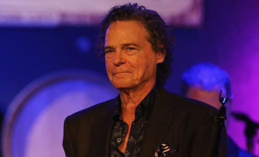 Musician B.J. Thomas reveals he was diagnosed with stage 4 lung cancer, is receiving treatment