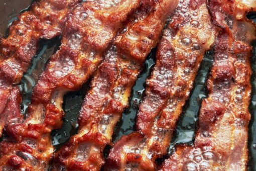 Oscar Mayer makes bacon-scented shoelaces, will give them away to fans