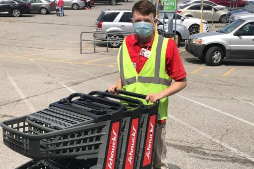 Supermarket employee in Illinois saves baby in runaway shopping cart