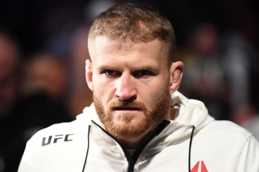 Jan Blachowicz retains title with unanimous victory over Israel Adesanya at UFC 259