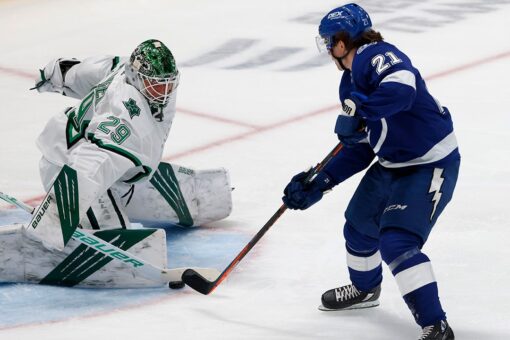 Lightning continue hold over Stars with 4-3 shootout victory