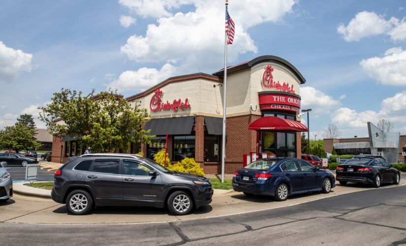 Kentucky school resource officer buys Chick-fil-A for students