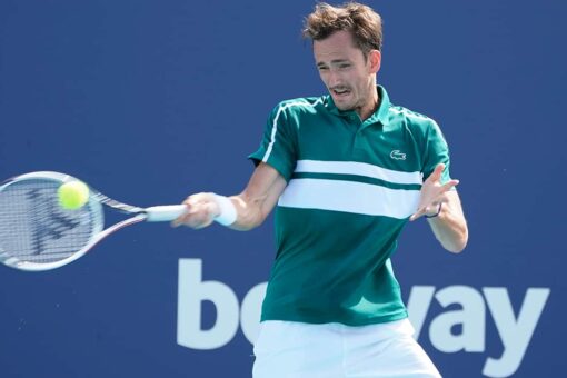 Hobbled Daniil Medvedev limps to 3rd-round win at Miami Open