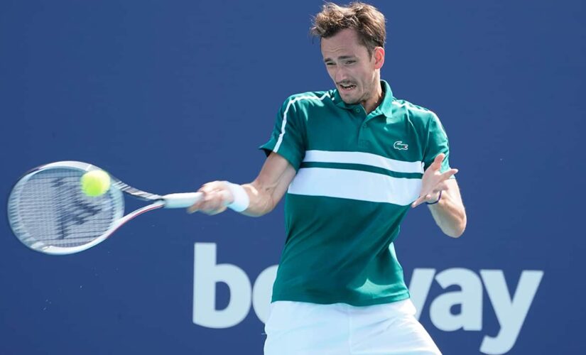 Hobbled Daniil Medvedev limps to 3rd-round win at Miami Open