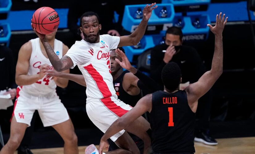 Houston tops Oregon State, reaches 1st Final Four since ’84