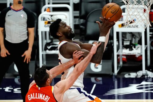 Suns turn away late Hawks rally for a 117-110 victory